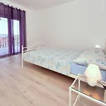 Magis-1 By Interhome Lejlighed Maslenica