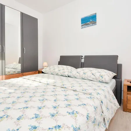 Magis-1 By Interhome Apartamento Maslenica